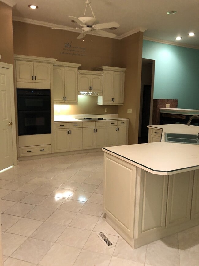 Photo - Beautiful Rancher in the Heart of Hurricane