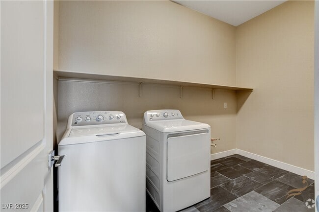 Building Photo - 11837 Grassy Pln Ave Rental