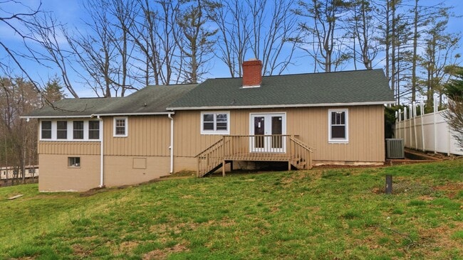Photo - $1,900 - 3 Bedroom 3 Bathroom Unfurnished Home Just Outside Franklin