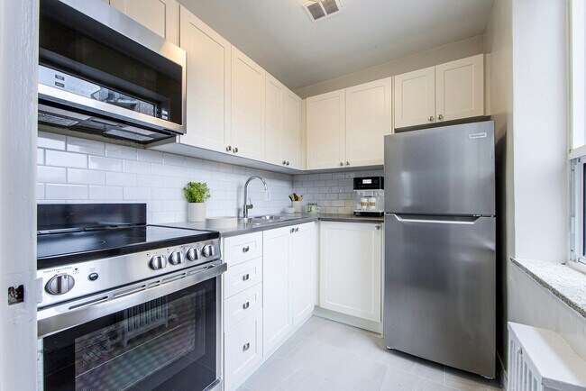 Photo - Upper Canada Apartments 165