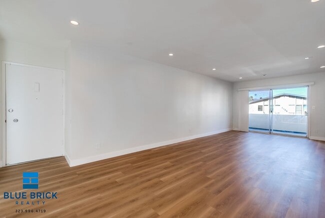 Photo - 5415 Corteen Pl Unit 22