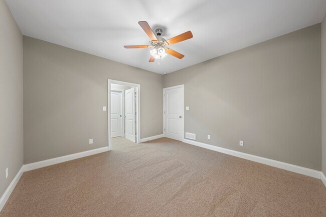 Mount Victor Olde Towne Luxury Apartments