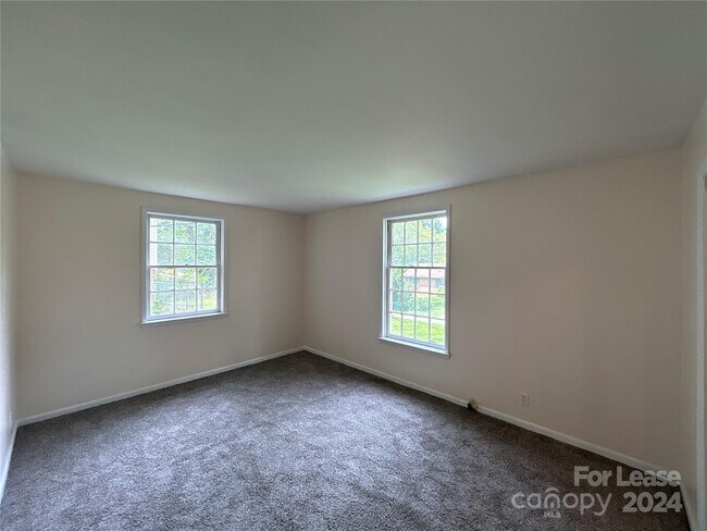 Photo - 137 Sleepy Hollow Rd