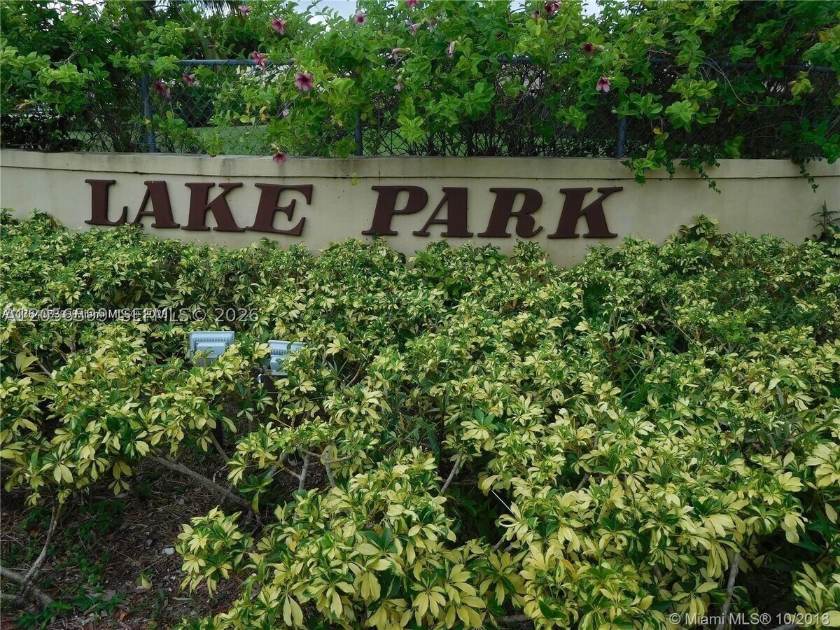 Photo - 940 NE 199th St Unit 209