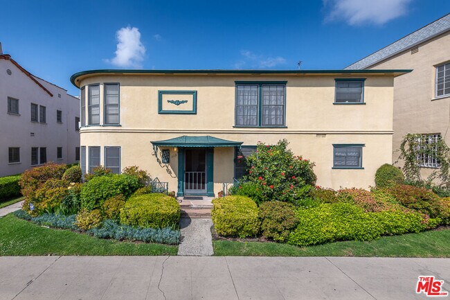 Photo - 121 N Sweetzer Ave Rental