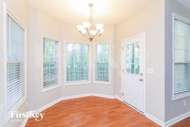 Photo - 115 Weatherstone Dr