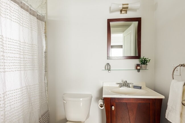 Photo - 58 Conwell Ave Unit #1