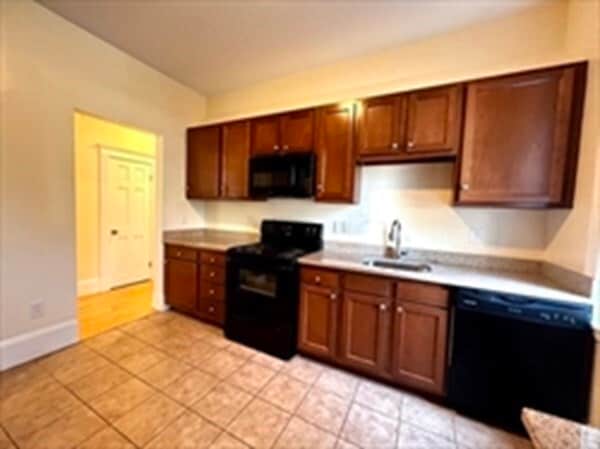 Photo - 102 Trowbridge St Unidad 3