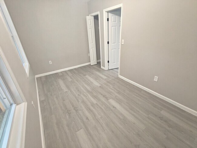 Photo - 291 W Runyon St Unit 2