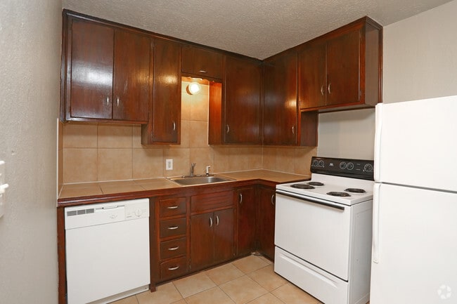 1BR, 1BA - 525SF - Kitchen - The Vintage Apartments