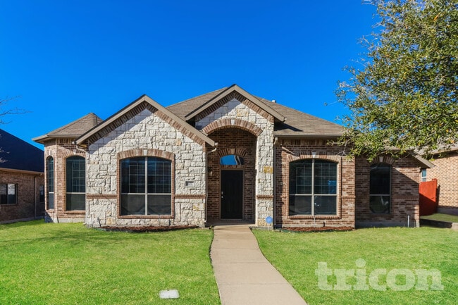 Building Photo - 607 Pendleton Dr