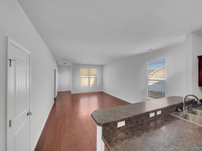 Photo - 411 Prom Dr SW