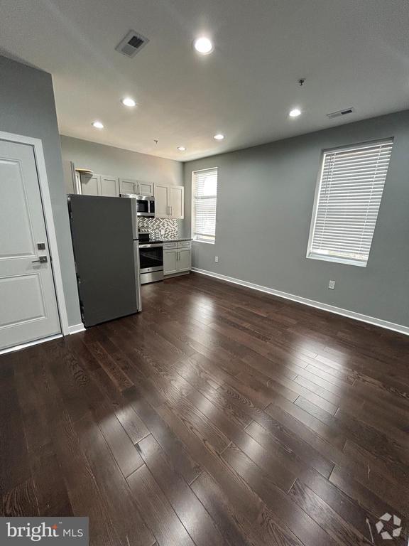 Building Photo - 1801 W Venango St Unit 4 Rental