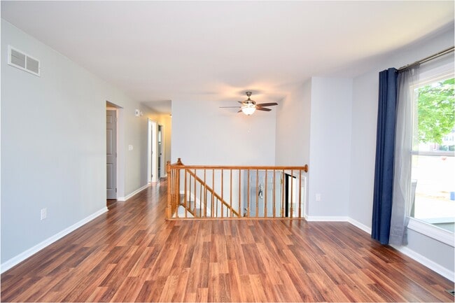 Photo - 647 Regent Rd