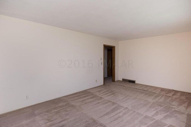 Photo - 5 Bedroom Home in Moorhead