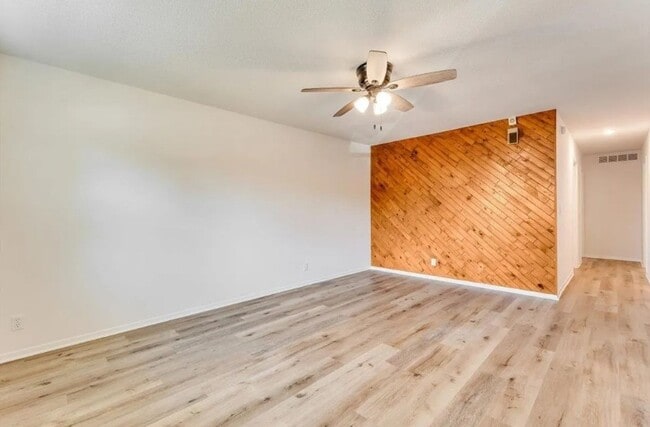 Photo - 2920 W Hadden St