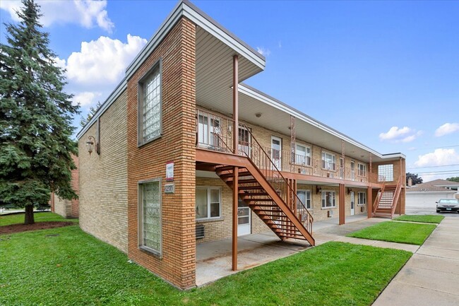 Building Photo - 6200 W 64th Pl Rental