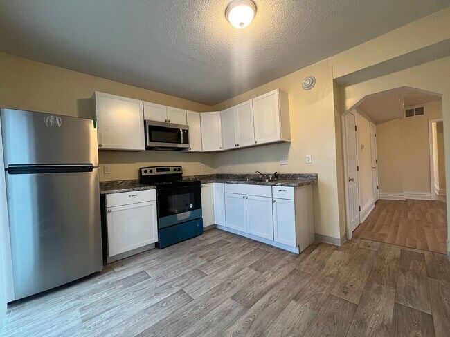 Photo - 595 Park St Unit Upper