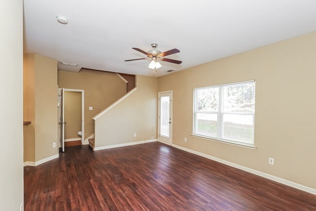 Photo - 498 Highland Falls Dr