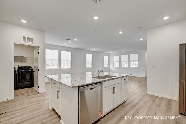 Photo - 2734 Luzzi Walk