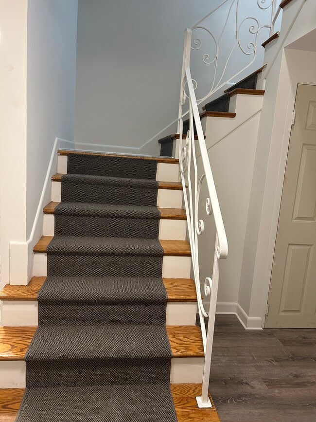 Building Photo - 12 Central Ave Unit 1