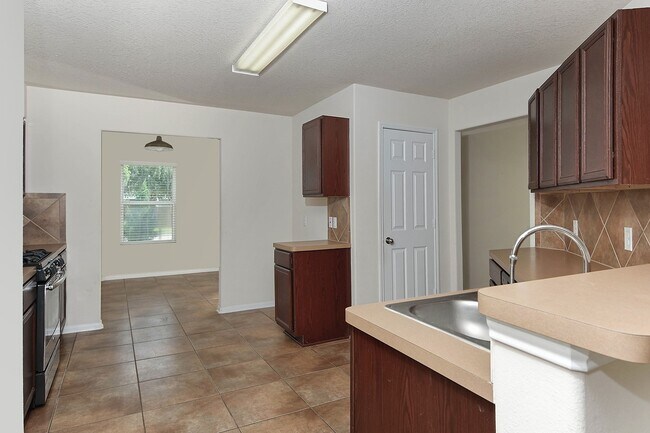 Photo - 9960 Hyacinth Way
