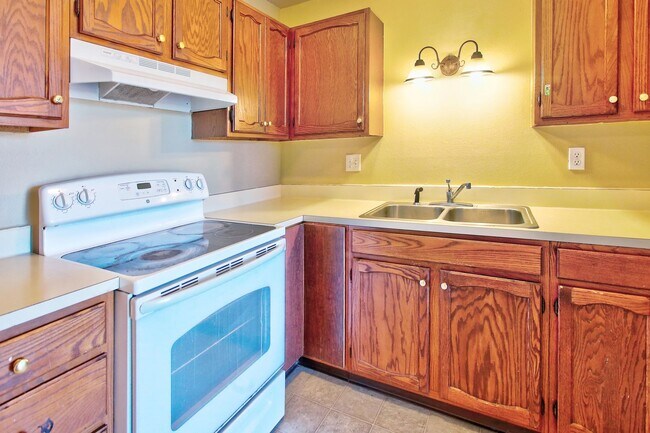Photo - 2 BED 1 BATH WITH GARAGE Unit 12