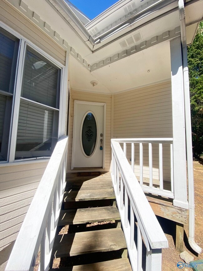 Photo - 523 Farmingdale Rd SE