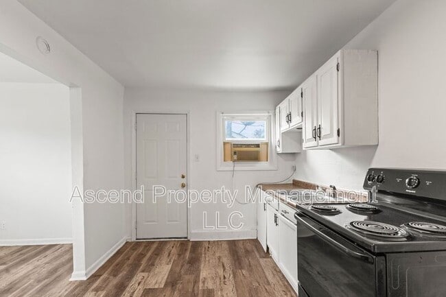 Building Photo - 2735 Cannon Ave Unit A
