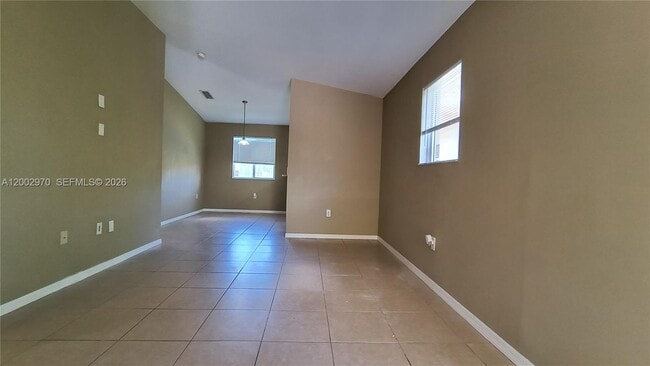 Photo - 985 NE 34th Ave Unit 204