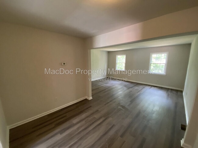 Photo - 130 Janney Ct