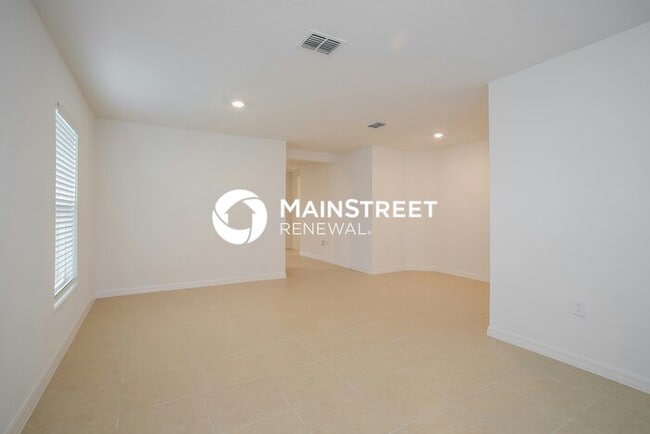 4 Bedroom Pet-Friendly Home in Mascotte, FL with Main Street Renewal