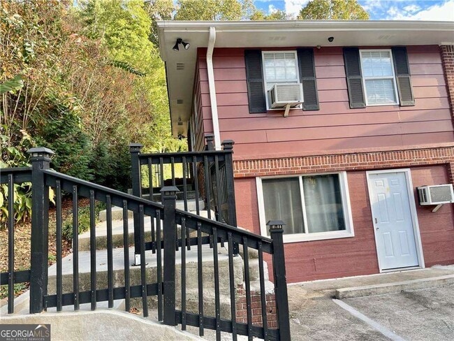 Building Photo - 6068 Tracy Valley Dr NW