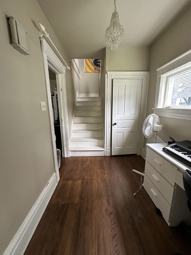 Photo - 4 Bedroom, 2 Bathroom Home In Randall Park Neighborhood