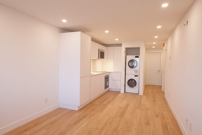 Photo - 3460 Rue Durocher Unit 1104