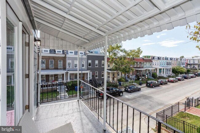 Photo - 3200 Park Pl NW