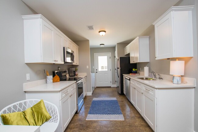 Photo - 410 W Matthews Ave Apartment Unit 410 W Matthews #A