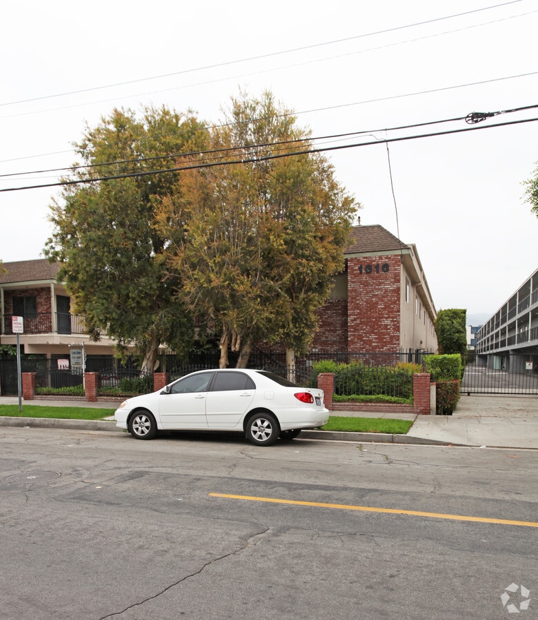 Photo - 1616-1618 Grismer Ave