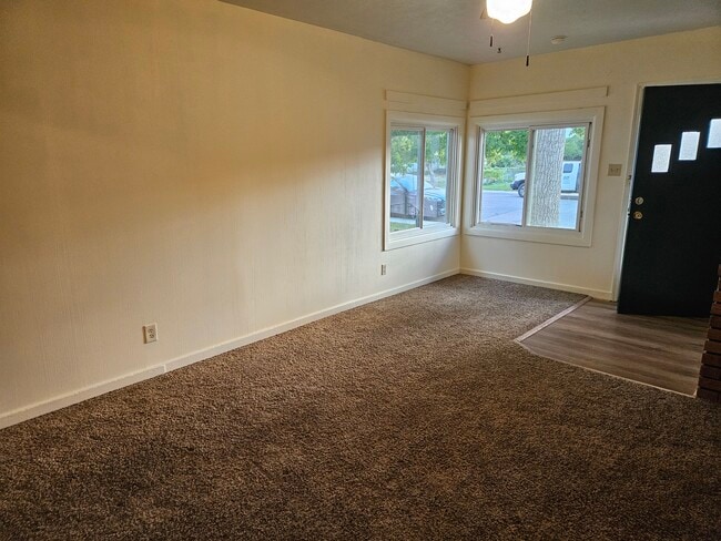Photo - 256 S 6th St