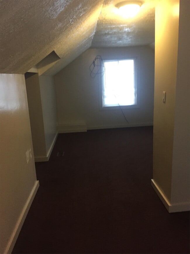 Photo - 20560 Goulburn Ave