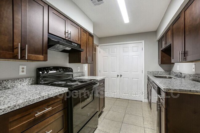 Photo - 929 Monterey Ct W Unit A