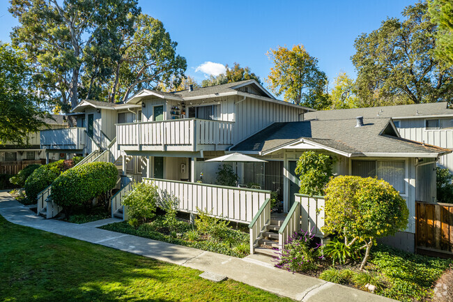 Building Photo - Woodview Apartments