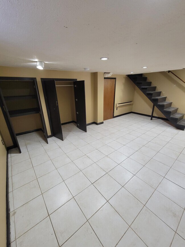 Photo - 278 Hazel St Unit front building