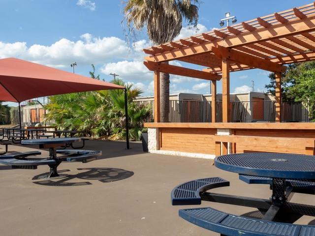 Photo - 11838 Parliament St Unit b1