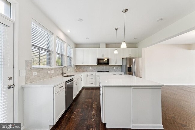 Photo - 43422 Robey Sq Townhome