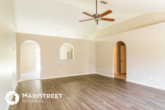 Photo - 615 NW North Macedo Blvd