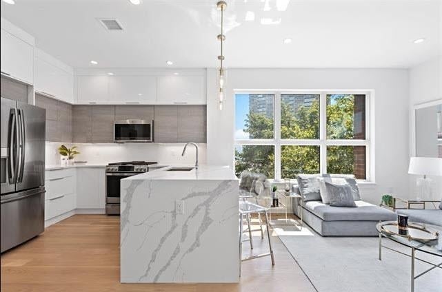 Building Photo - 6025 JFK Blvd E Unit 507