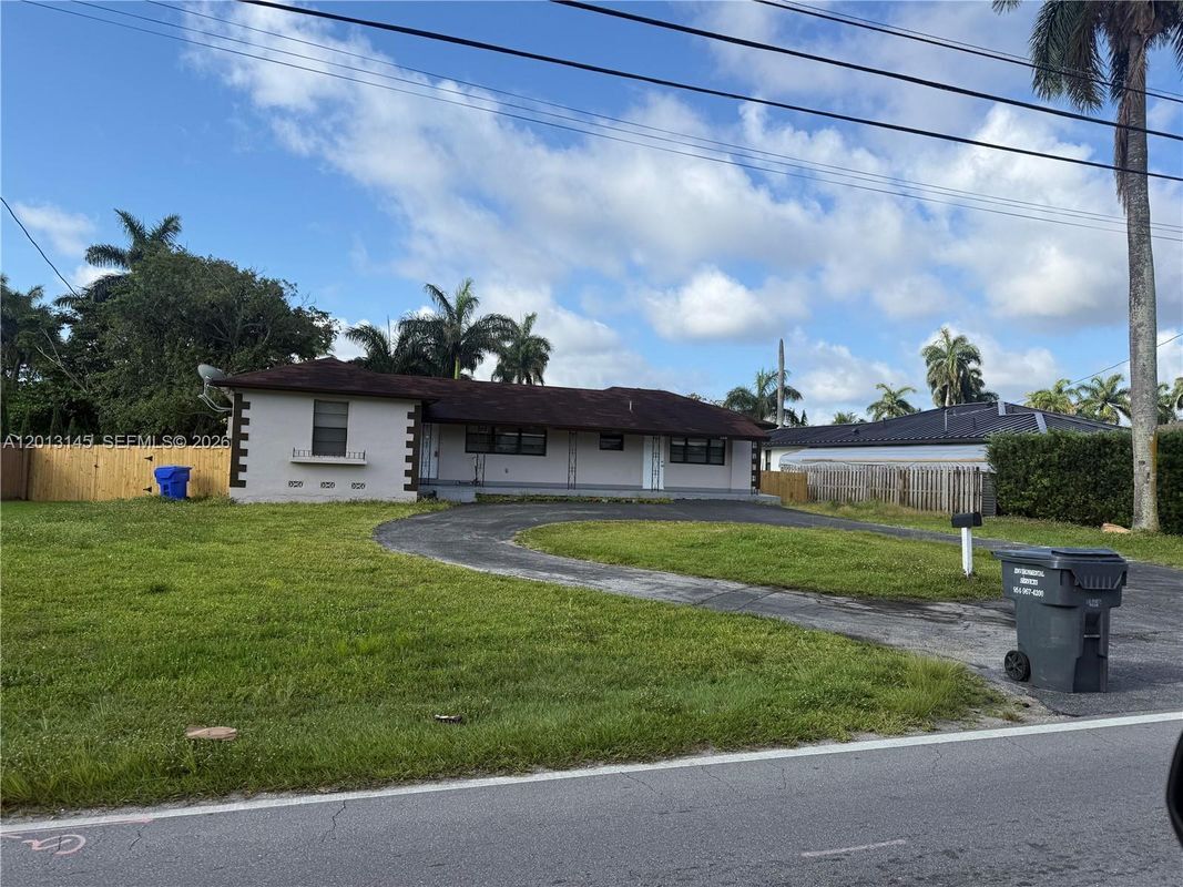 Photo - 2830 Johnson St Unidad 1