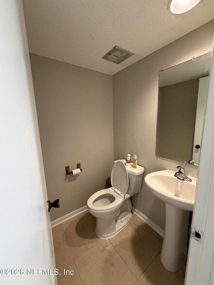 396 Regency Wood Dr Unit 17