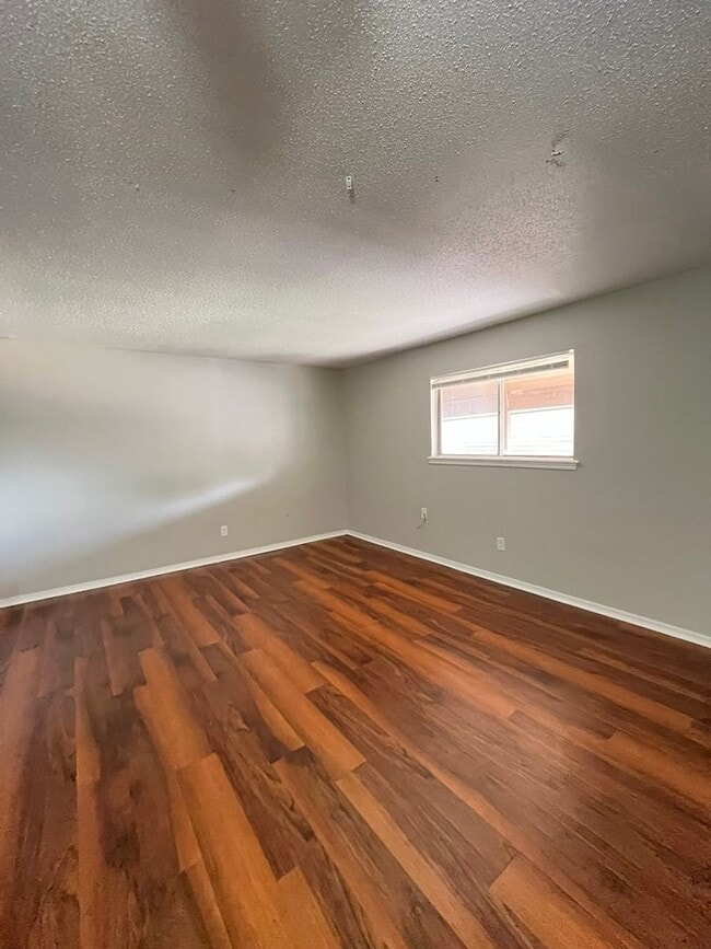 Photo - 1 Bed 1 Bath Upstairs Apt NW OKC Unit 3780